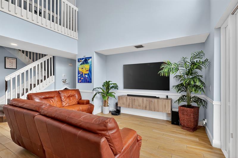 Image 14 of 61 For 18676 16th St