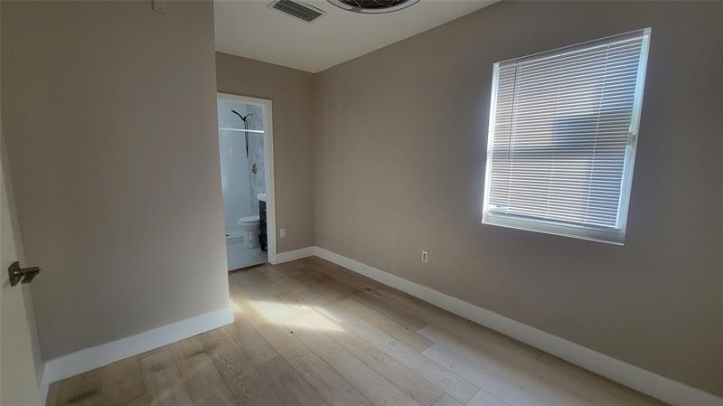 Image 12 of 22 For 512 15th Ter