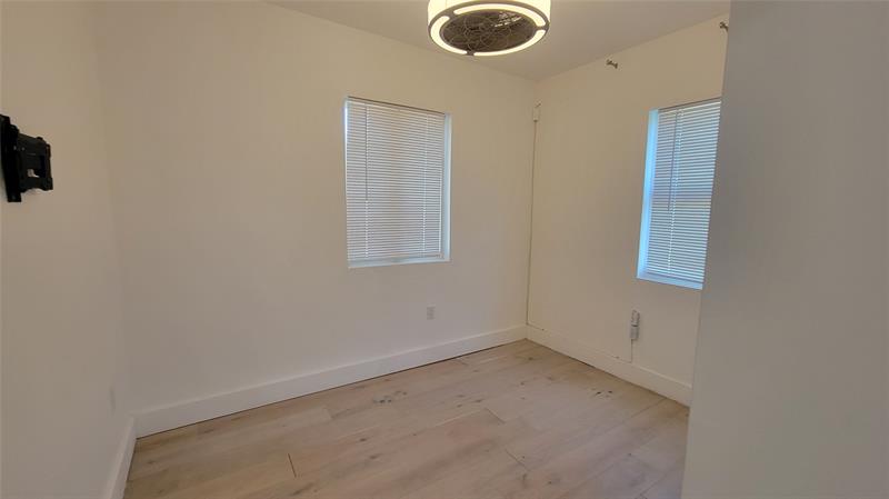 Image 16 of 22 For 512 15th Ter