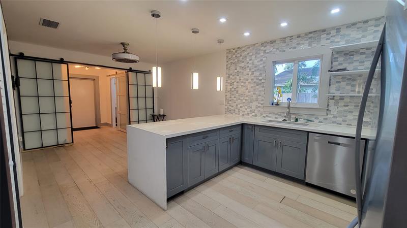 Image 2 of 22 For 512 15th Ter