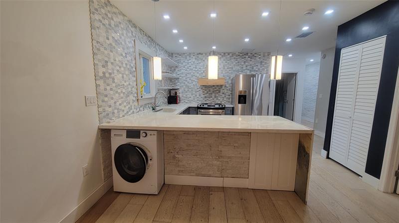 Image 7 of 22 For 512 15th Ter