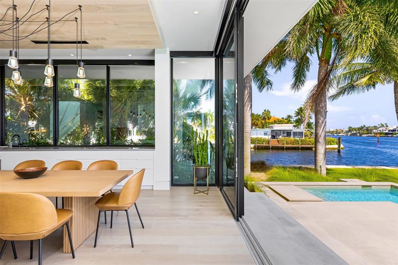 Image 17 of 63 For 516 Mola Ave