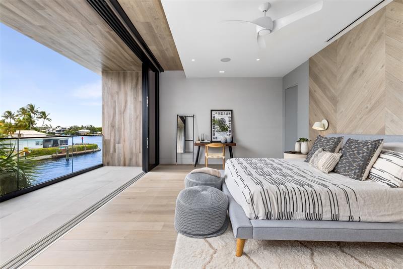 Image 37 of 63 For 516 Mola Ave