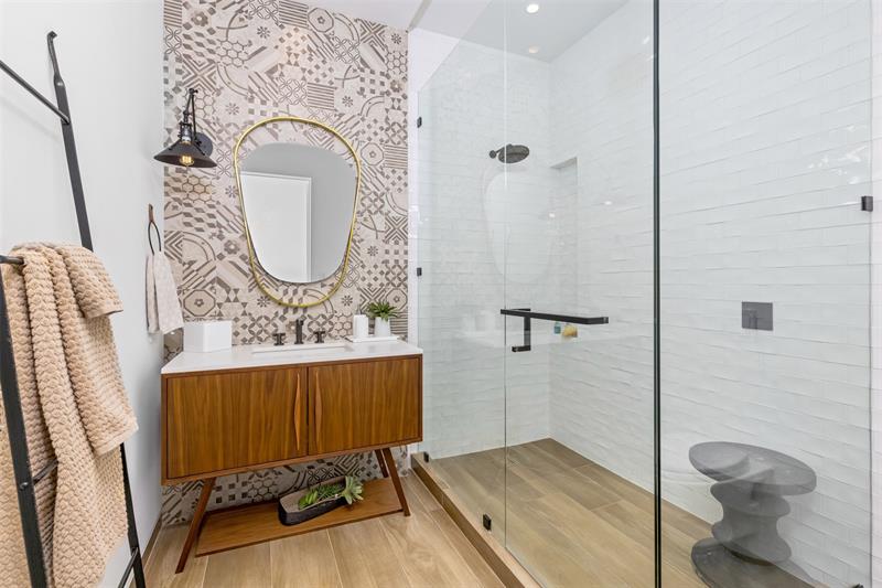 Image 38 of 63 For 516 Mola Ave