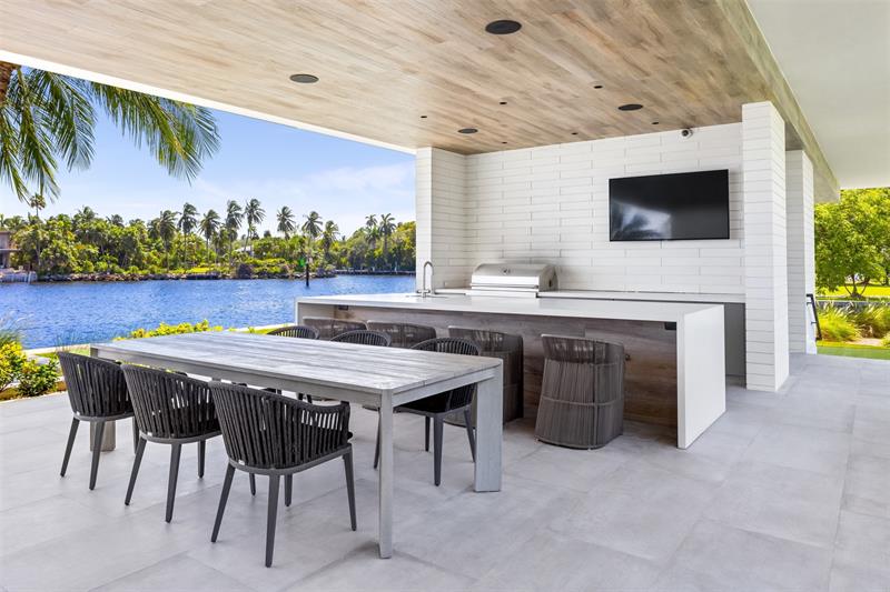 Image 42 of 63 For 516 Mola Ave