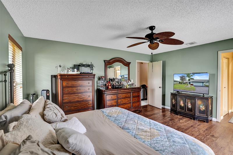 Image 27 of 81 For 9132 20th St  B