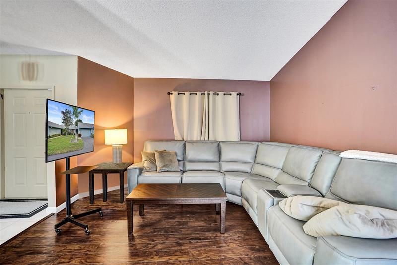 Image 4 of 81 For 9132 20th St  B