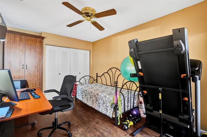 Image 44 of 81 For 9132 20th St  B