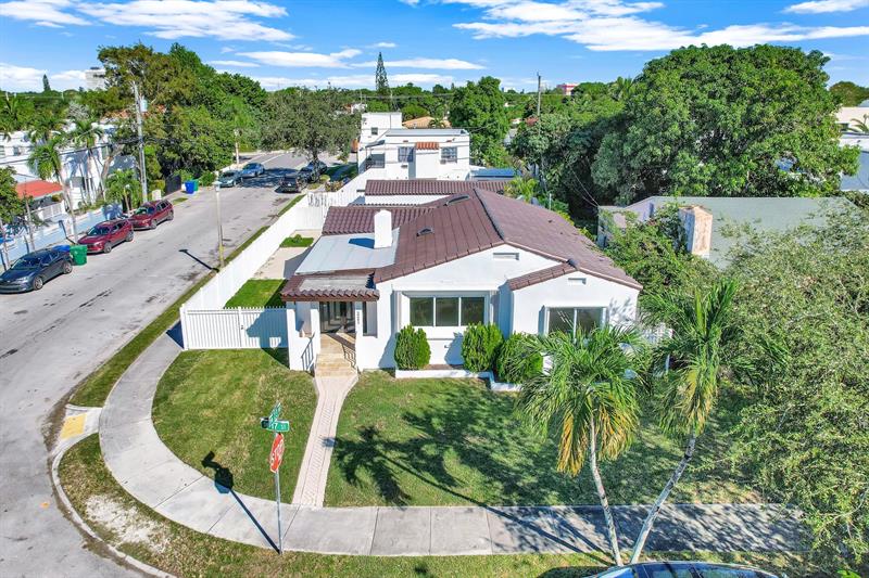 Image 10 of 92 For 2291 17th St