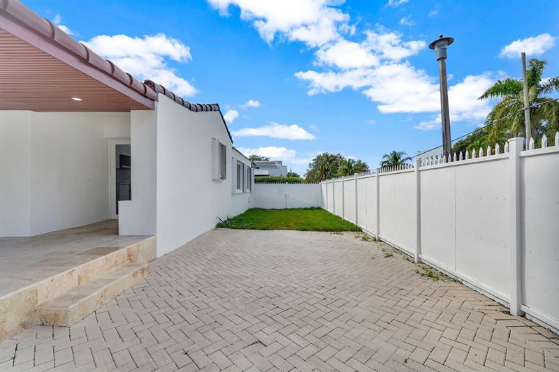 Image 17 of 92 For 2291 17th St