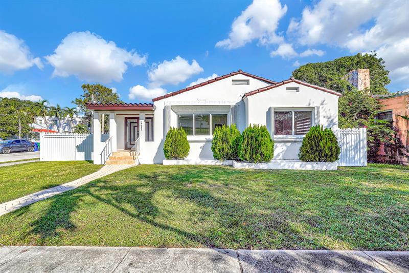 Image 3 of 92 For 2291 17th St