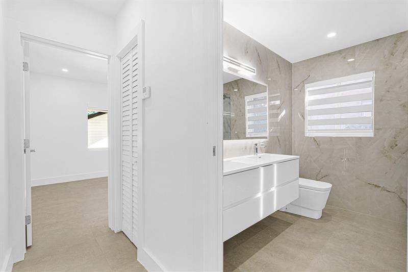 Image 32 of 92 For 2291 17th St