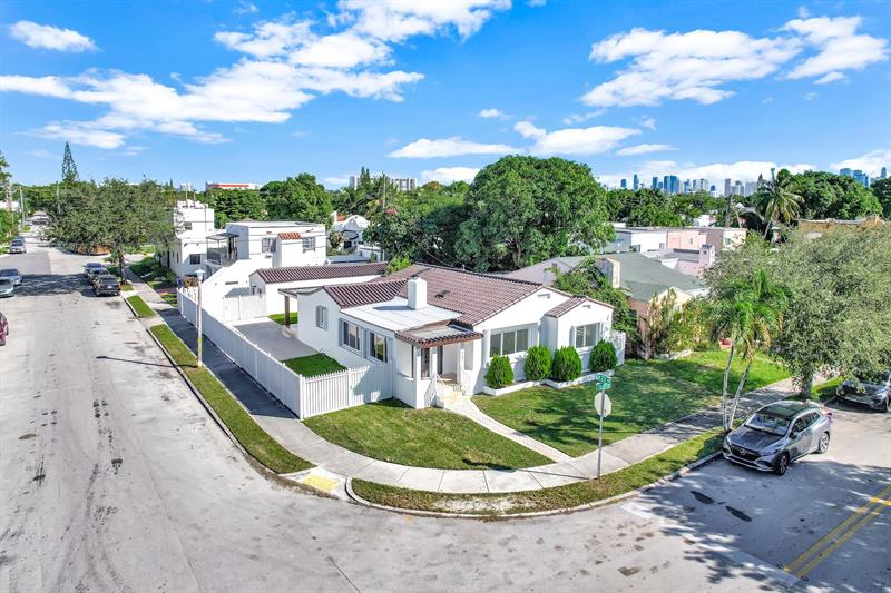 Image 9 of 92 For 2291 17th St