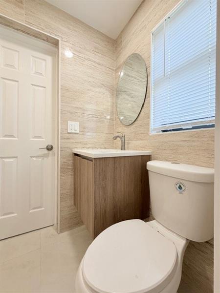 Image 11 of 18 For 53 16th Pl  1