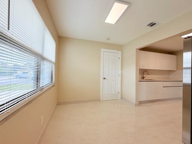 Image 12 of 18 For 53 16th Pl  1