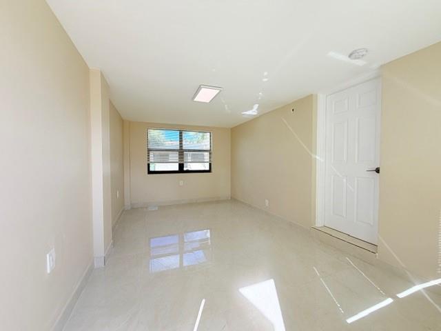 Image 15 of 18 For 53 16th Pl  1