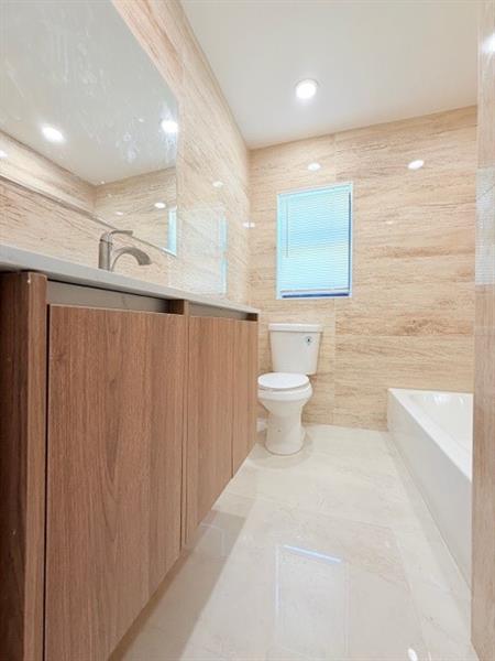 Image 7 of 18 For 53 16th Pl  1