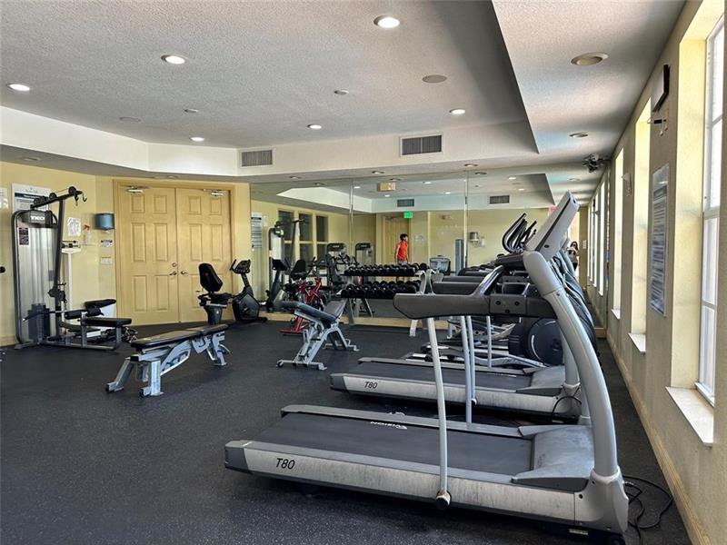 Image 19 of 31 For 5925 Manchester Way