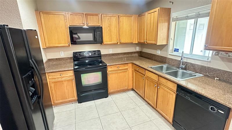 Image 5 of 31 For 5925 Manchester Way