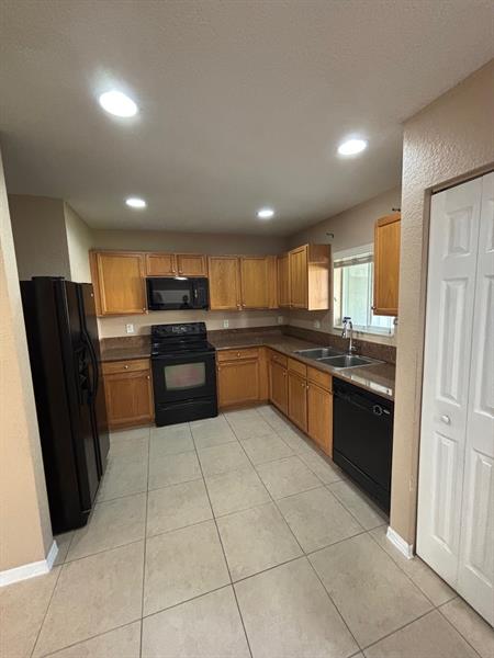 Image 6 of 31 For 5925 Manchester Way