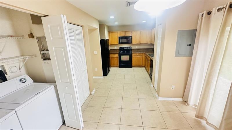 Image 8 of 31 For 5925 Manchester Way