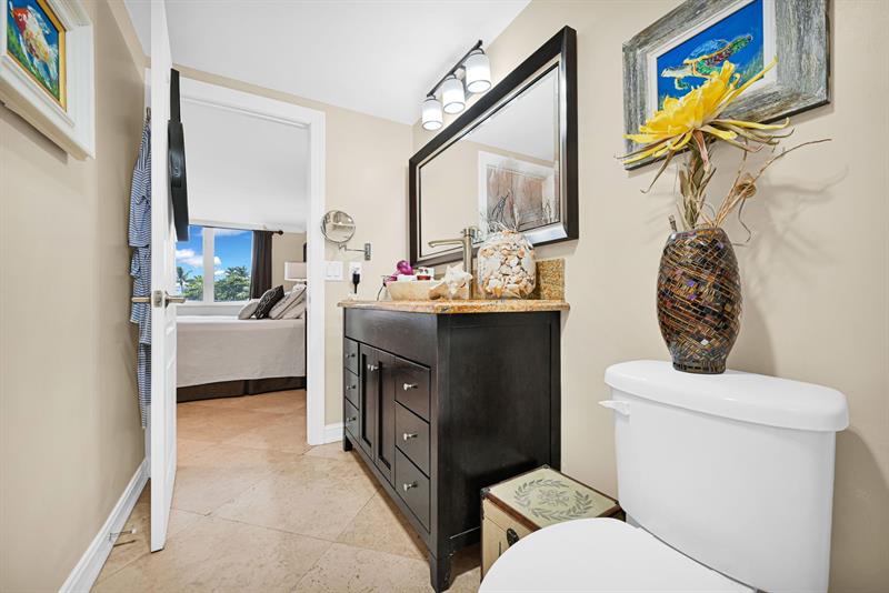 Image 17 of 49 For 3301 Ocean Blvd