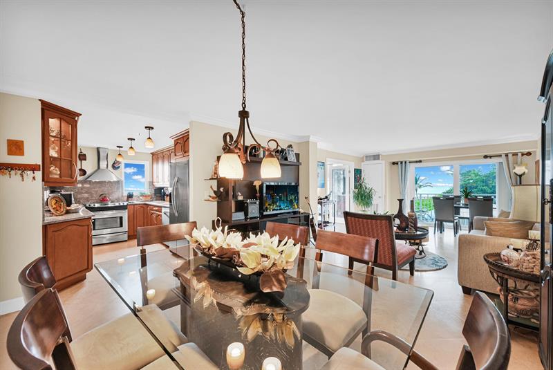 Image 26 of 49 For 3301 Ocean Blvd