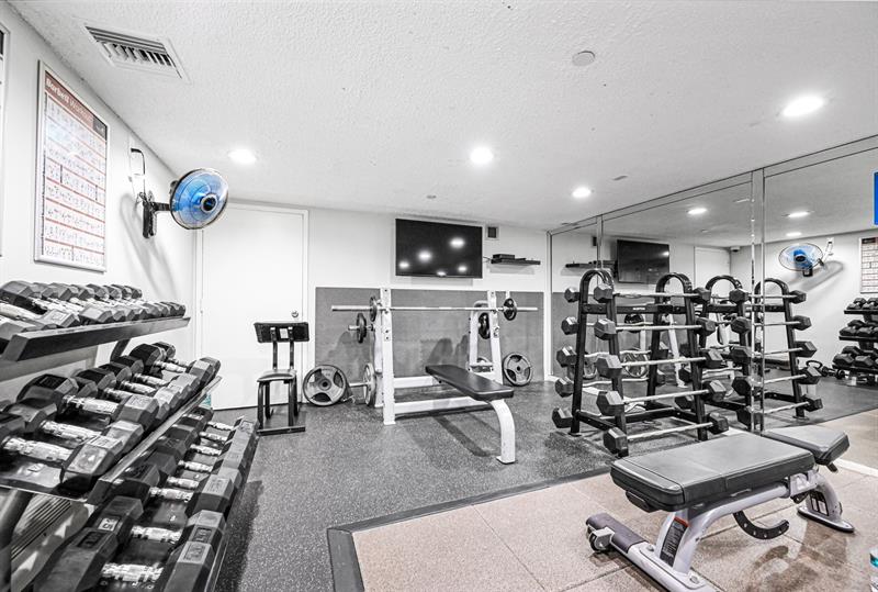 Image 34 of 49 For 3301 Ocean Blvd