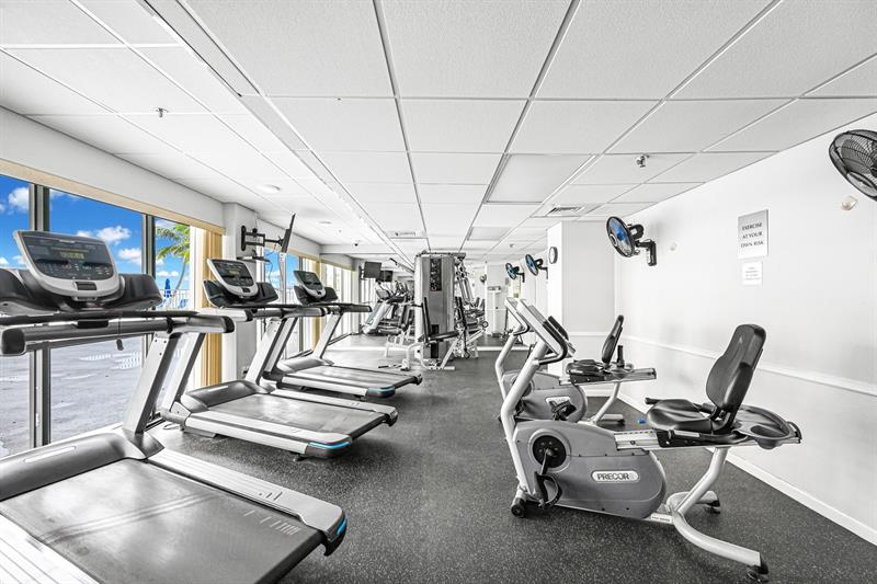 Image 35 of 49 For 3301 Ocean Blvd