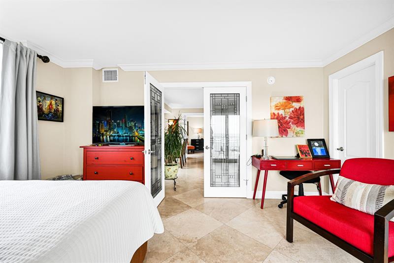 Image 39 of 49 For 3301 Ocean Blvd