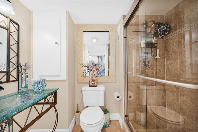 Image 41 of 49 For 3301 Ocean Blvd