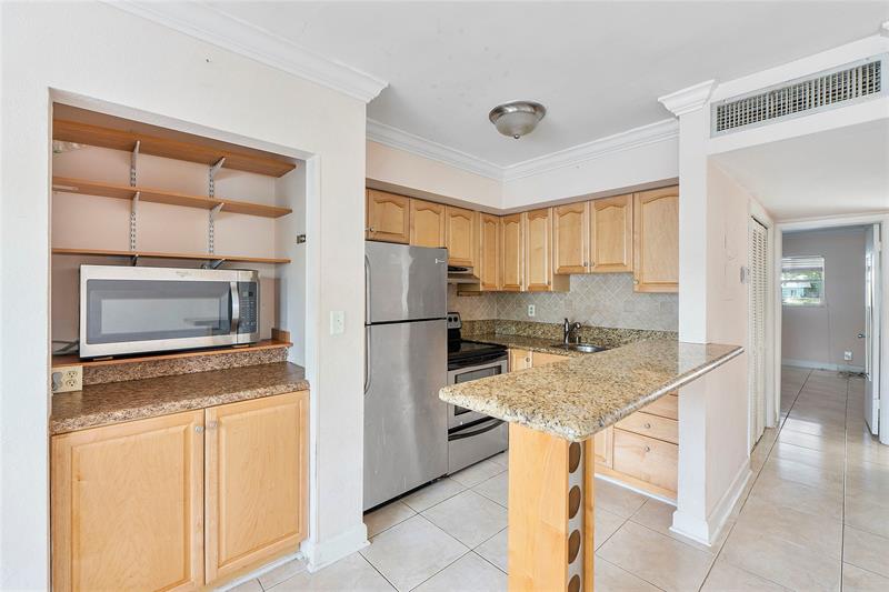 Image 3 of 11 For 4050 12th Ter  39-2