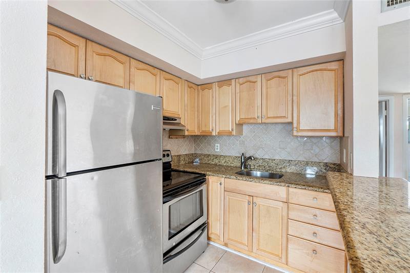 Image 4 of 11 For 4050 12th Ter  39-2