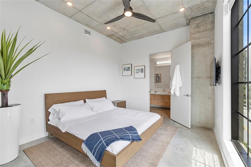 Image 3 of 10 For 401 1st Ave  202