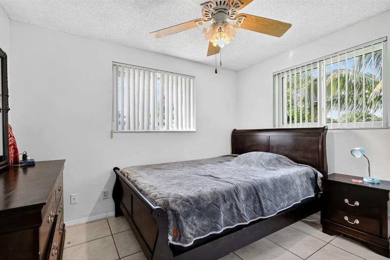 Image 21 of 47 For 1910 98th Ter