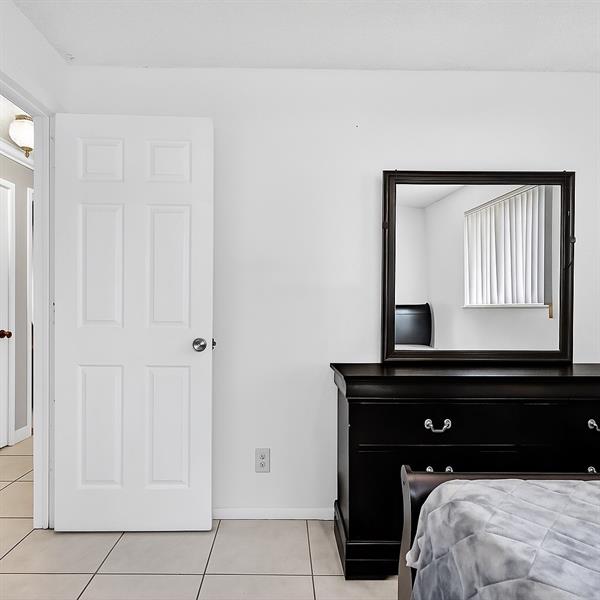 Image 23 of 47 For 1910 98th Ter