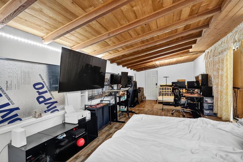 Image 28 of 47 For 1910 98th Ter