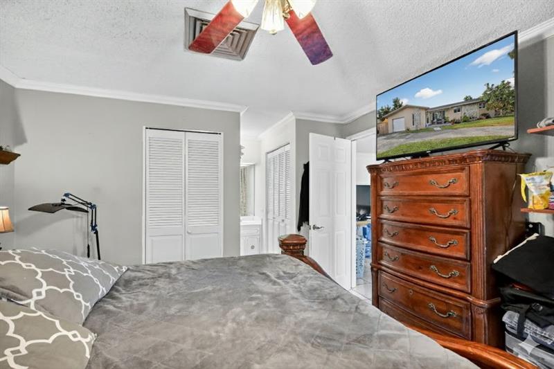 Image 31 of 47 For 1910 98th Ter