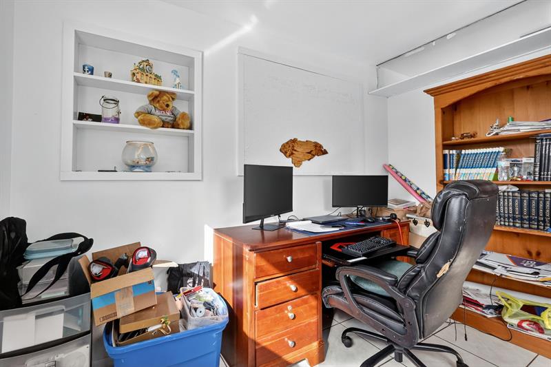 Image 36 of 47 For 1910 98th Ter