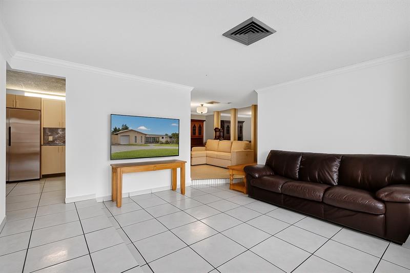 Image 5 of 47 For 1910 98th Ter