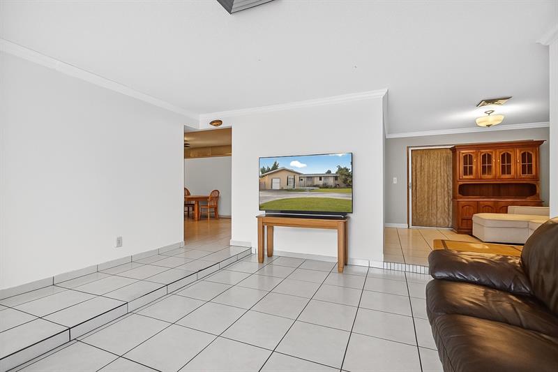 Image 6 of 47 For 1910 98th Ter