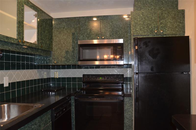 Image 10 of 27 For 6307 Bay Club Dr  3