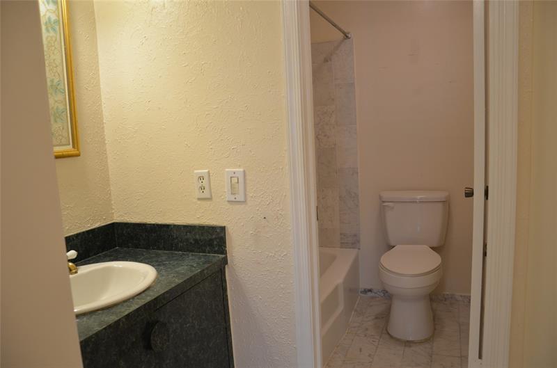 Image 13 of 27 For 6307 Bay Club Dr  3