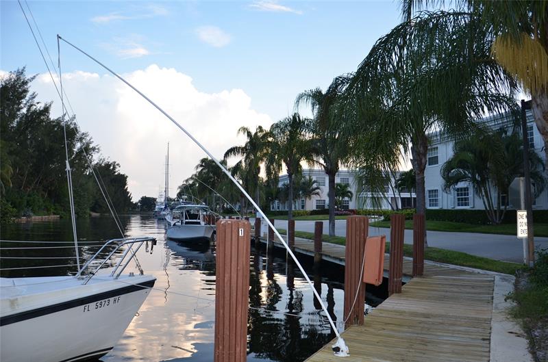 Image 16 of 27 For 6307 Bay Club Dr  3