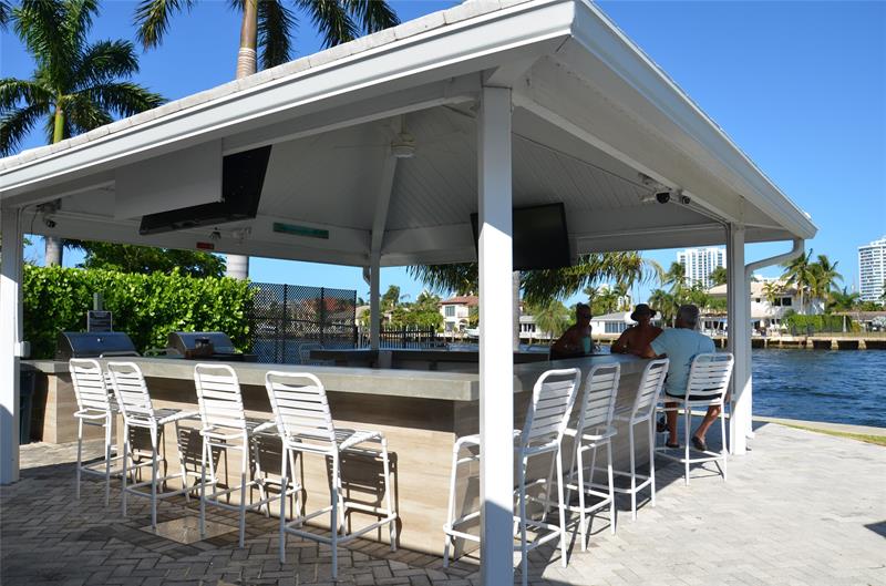 Image 24 of 27 For 6307 Bay Club Dr  3