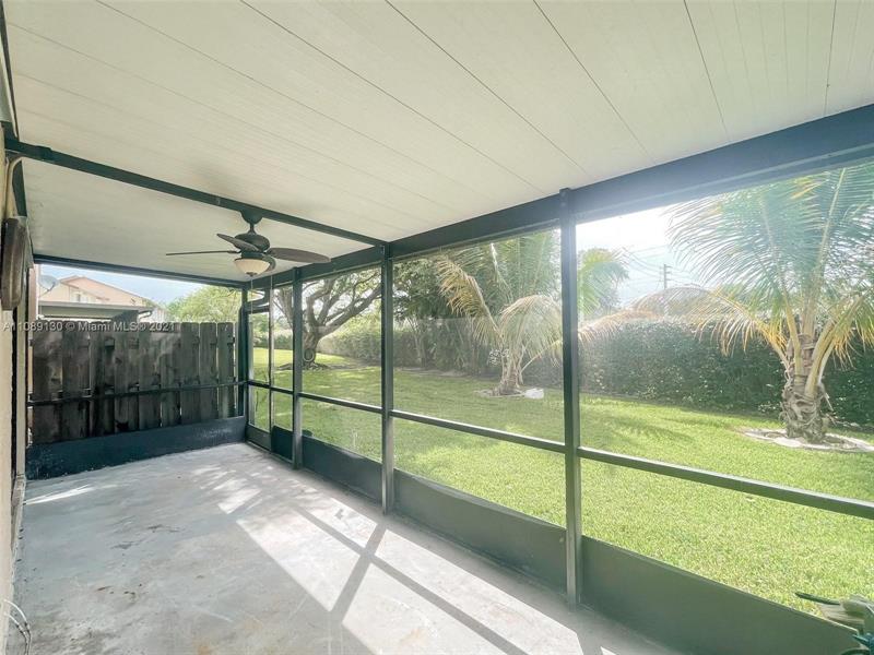 Image 17 of 18 For 228 Lakeside Cir  228