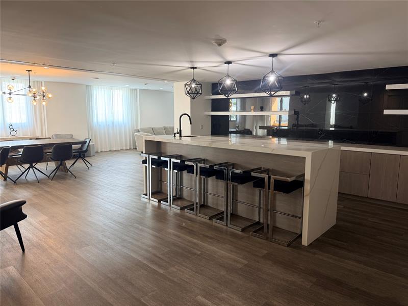 Image 21 of 29 For 100 Federal Hwy  1226