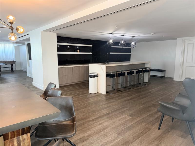 Image 22 of 29 For 100 Federal Hwy  1226