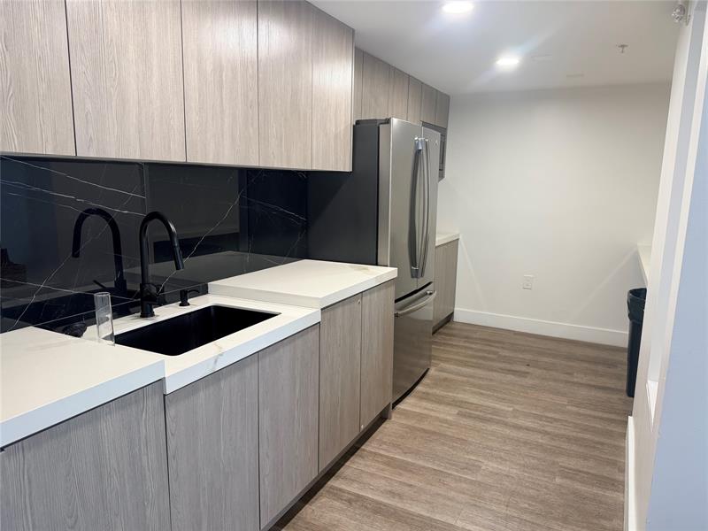 Image 27 of 29 For 100 Federal Hwy  1226