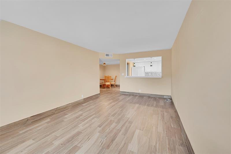 Image 12 of 44 For 3002 5th Ter 102-b